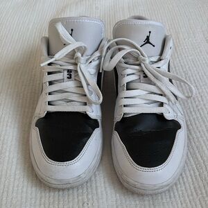 Women’s panda white and black Nike lows